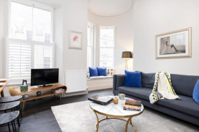 JOIVY Sophisticated and Bright 4BR apt near Edinburgh Castle